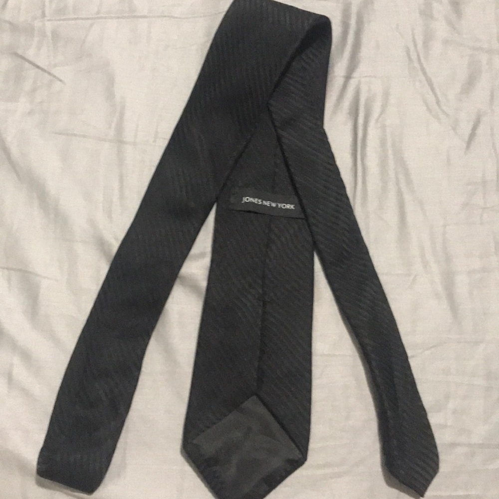 Jones New York Black Silk Tie - Picture 3 of 4